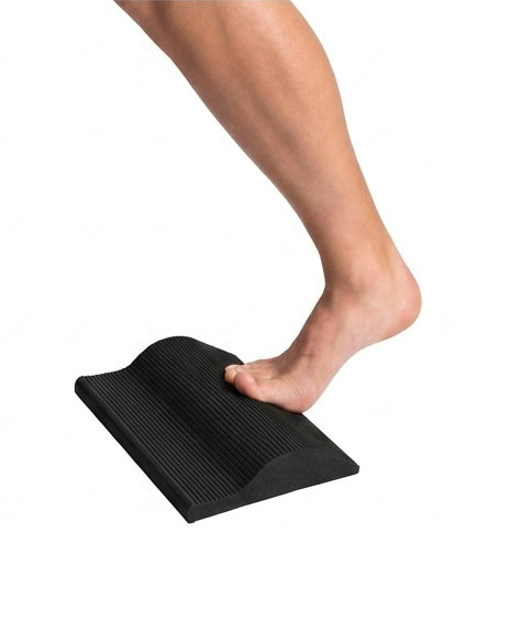 ROUND 2 controlled heel raise